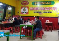 Tahu campur Cak Uri