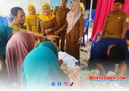 Pasar Murah Disperindag Lamongan Warnai Penutupan TMMD ke-124 di Desa Kebalankulon