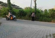 Polsek Sarirejo Laksanakan CW Pagi di Simpang Empat Dermolemabang, Ciptakan Kamseltibcarlantas
