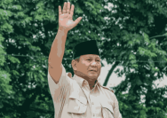 Prabowo Dorong Aksi Nyata Tingkatkan Kesejahteraan Rakyat Saat Luncurkan Smartboard di Bekasi