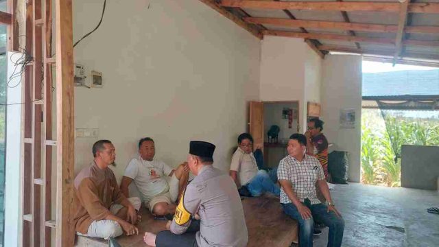 Kanit Binmas dan Bhabinkamtibmas Polsek Solokuro Lakukan Pemetaan Sabuk Kamtibmas Bersama Masyarakat