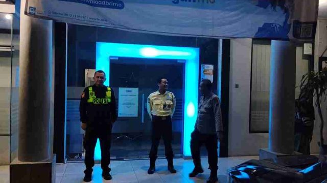Patroli Malam Polsek Deket Antisipasi 3C dan Kriminalitas, Sasar Obyek Vital Bank BRI Unit Deket