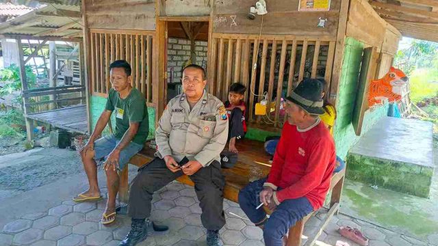 Polsek Solokuro Gelar Patroli Dialogis di Desa Tenggulun, Sampaikan Pesan Kamtibmas dan Antisipasi Musim Kemarau