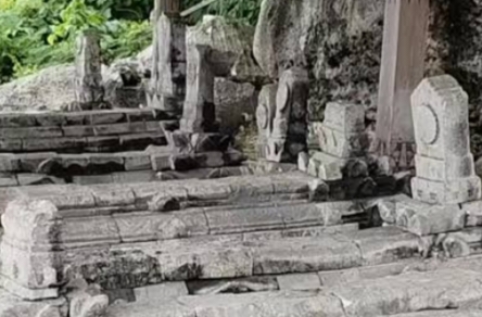 Makam Sunan Sendang Duwur Paciran Lamongan