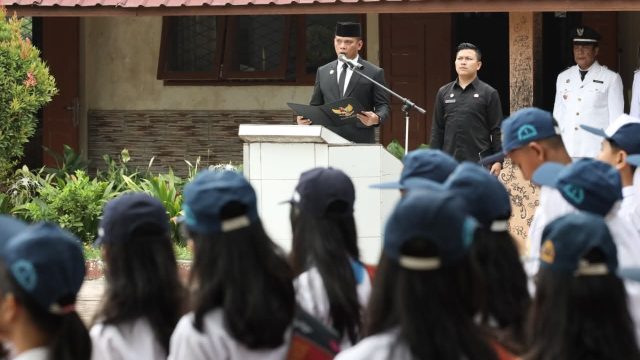 Sekda Junaedi Pimpin Upacara Hardiknas 2026 di SMPN 1 Pematangsiantar, Tekankan Pendidikan Bermutu dan Berkarakter