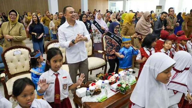 Bukan Gadget, Ternyata Ini Cara Ampuh Wali Kota Surabaya Tanamkan Nilai Moral pada Anak Sejak Dini