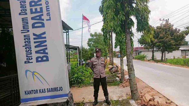 Patroli Obyek Vital Polsek Sarirejo Intensifkan Himbauan Kamtibmas untuk Cegah 3C di Wilayah Lamongan