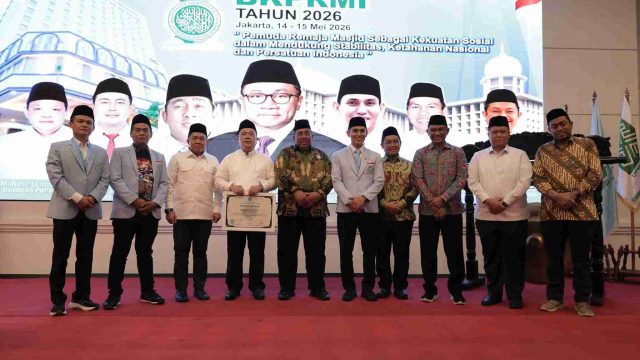 Wali Kota Pematangsiantar Terima Penghargaan BKPRMI di Rapimnas Nasional, Apresiasi Dukungan Pembinaan Pemuda Masjid dan Anak Yatim