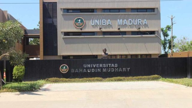 Dua Mahasiswa Akui Bisa Ambil Ijazah Meski Punya Tanggungan, Dugaan “Orang Dekat Rektor” di UNIBA Sumenep Menguat