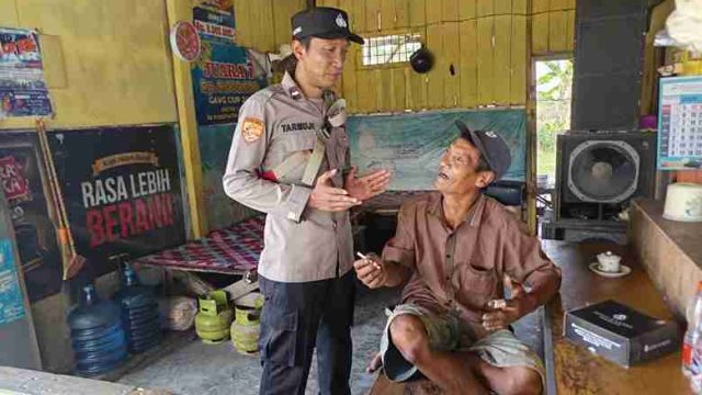 Polsek Deket Gelar Dialogis di Warung Desa Rejosari, Pererat Kedekatan dengan Masyarakat