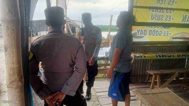 Patroli JLU Lamongan, Polsek Deket Ingatkan Pemilik Warung dan Pengunjung Waspada Curanmor