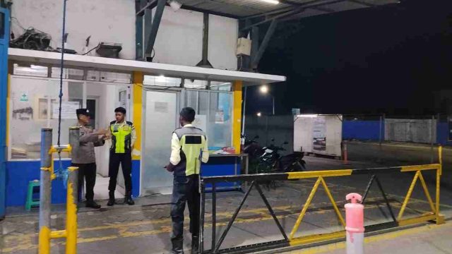 Patroli Malam Polsek Deket Intensif Sambangi Kawasan Pabrik, Satpam Diimbau Aktif Berkoordinasi Cegah Kriminalitas