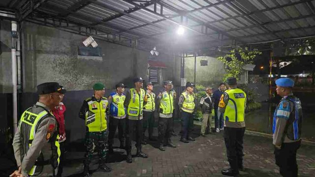 Kapolsek Deket Pimpin Apel Siaga Malam Takbir Bersama Pol PP dan Koramil, Pastikan Perayaan Iduladha Aman dan Kondusif