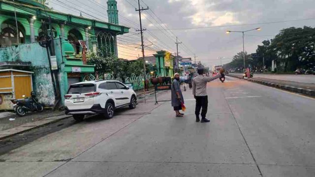 Pastikan Ibadah Khusyuk, Polsek Pucuk Amankan Jalannya Sholat Idul Adha dan Atur Lalu Lintas