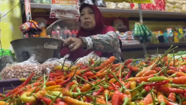 Pasca-Iduladha, Harga Cabai dan Bawang di Pasar Sidoharjo Lamongan Melonjak Tajam, Pedagang Mengaku Omzet Turun Hingga 40 Persen