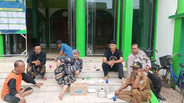 Polsek Solokuro Intensifkan Patroli Dialogis di Desa Takerharjo, Pastikan Kamtibmas Tetap Aman dan Kondusif