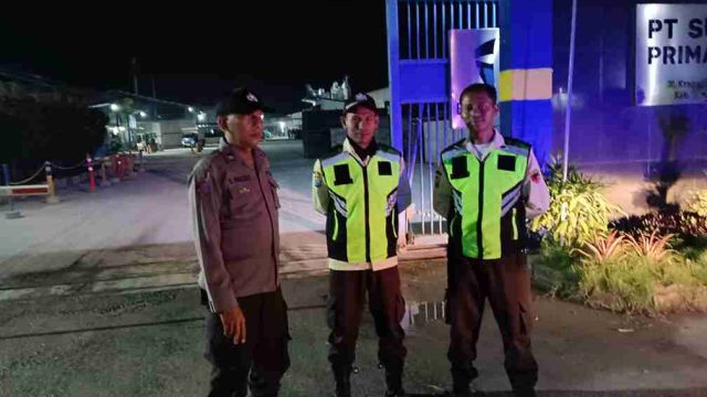 Polsek Pucuk Intensifkan Patroli Harkamtibmas di PT Blesscon, Imbau Karyawan dan Pengemudi Tingkatkan Disiplin Berlalu Lintas