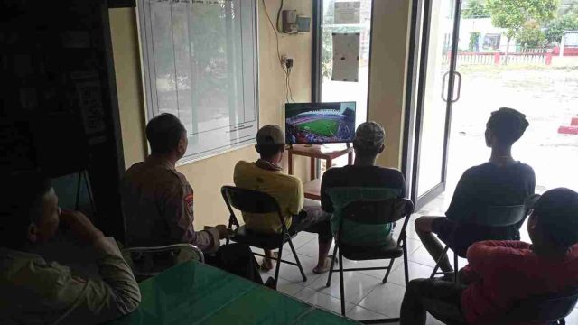 Polsek Karangbinangun Nobar Piala Dunia 2026 Bersama Warga, Perkuat Sinergi dan Kebersamaan
