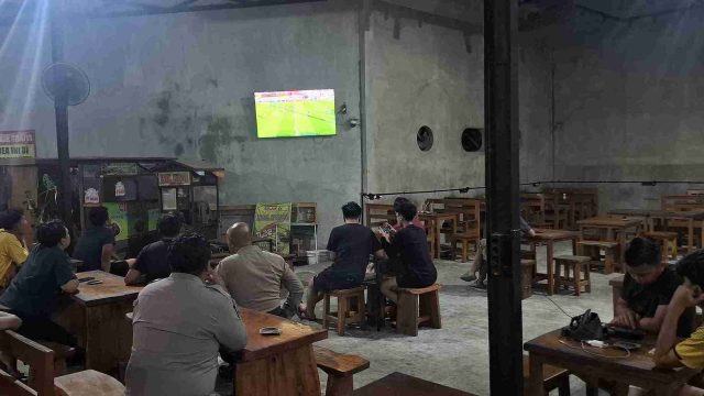 Polsek Lamongan Kota Gelar Nobar Piala Dunia 2026 Bersama Warga, Perkuat Sinergi Kamtibmas