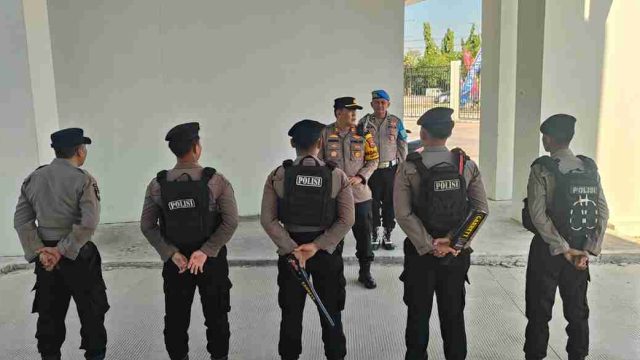 Amankan Kapolda Cup HUT Bhayangkara ke-80, Kapolsek Deket Kawal Pimpin Pengamanan di Stadion Surajaya