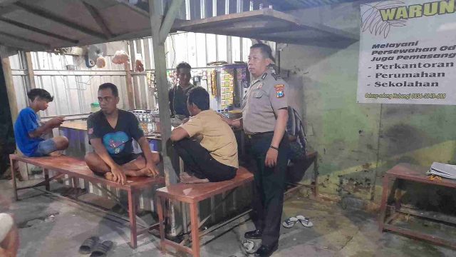 Ciptakan Kamtibmas yang Harmonis, Polsek Kembangbahu Gelar Patroli Dialogis dan Edukasi Warga