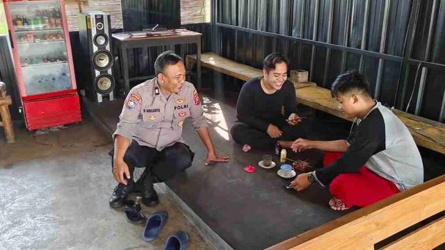 Pastikan Kamtibmas Kondusif, Polsek Kembangbahu Gelar Patroli Dialogis dan Berikan Imbauan Preventif