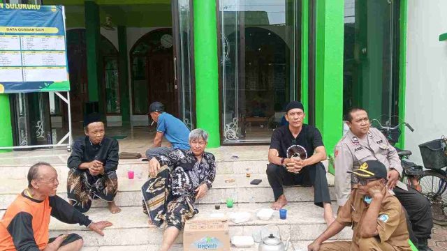 Polsek Solokuro Perkuat Sinergi dengan Warga Melalui Patroli Sambang di Desa Takerharjo