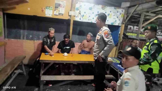 Sinergitas 3 Pilar Polsek Deket Gelar Patroli Malam, Ingatkan Orang Tua Terkait Libur Sekolah