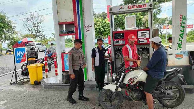 Perkuat Keamanan Wilayah, Polsek Deket Gelar Patroli Siang ke Desa hingga Objek Vital SPBU