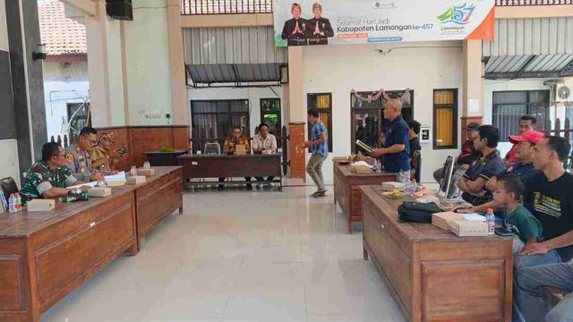 Jelang Perayaan HUT RI, Kapolsek dan Muspika Solokuro Lakukan Asesmen Ketat Panitia Hiburan Rakyat