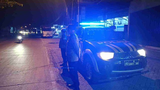 Cegah Gangguan Kamtibmas Dini Hari, Polsek Pucuk Intensifkan Patroli Blue Light