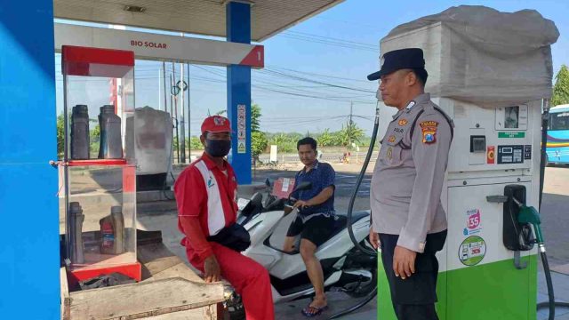 Cegah Gangguan Kamtibmas, Polsek Pucuk Gelar Patroli Dialogis di SPBU Wilayah Lamongan