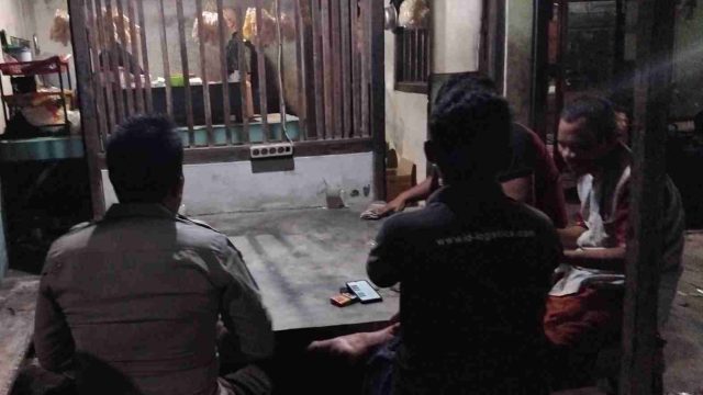 Wujudkan Kamtibmas Kondusif, Polsek Pucuk Gencarkan Patroli Dialogis di Warung Kopi