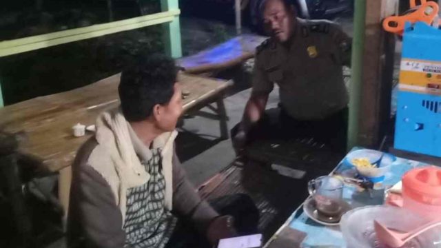 Cegah Curanmor, Polsek Karangbinangun Intensifkan Sosialisasi Kunci Ganda di Warkop