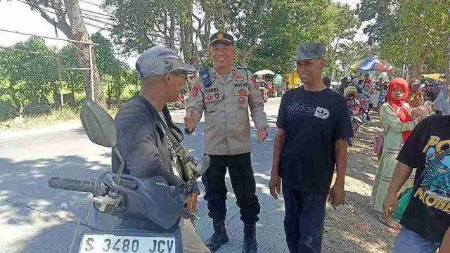 Respons Cepat Laporan Warga via “Lapor Kapolres”, Polsek Lamongan Kota Tertibkan Parkir Liar di Kawasan Tanjung