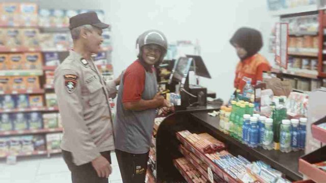 Polsek Deket Gencarkan Patroli Malam di Minimarket: Antisipasi Kejahatan 3C dan Sosialisasikan Layanan 110