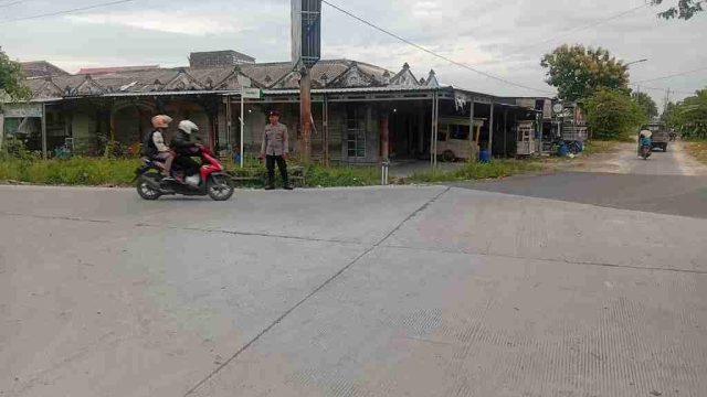 Tingkatkan Keselamatan dan Kelancaran Lalu Lintas, Polsek Sarirejo Rutinkan “Commander Wish” Pagi