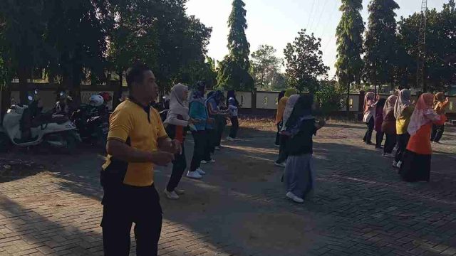 Pererat Sinergitas Forkopimcam, Polsek Sarirejo Gelar Senam Bersama demi Menjaga Kebugaran