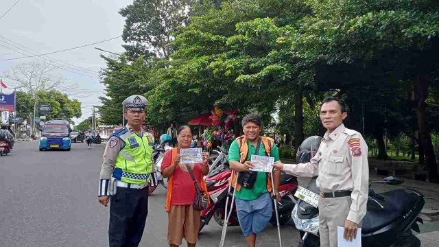 Tingkatkan Kesadaran Masyarakat, Sat Lantas Polres Pematangsiantar Gencarkan Edukasi Tertib Berlalu Lintas di Taman Bunga