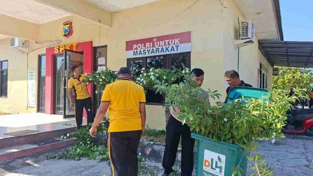 Dukung Gerakan Indonesia ASRI, Polsek Karangbinangun Gelar Kurve Bersihkan Mako dan Lahan Ketahanan Pangan
