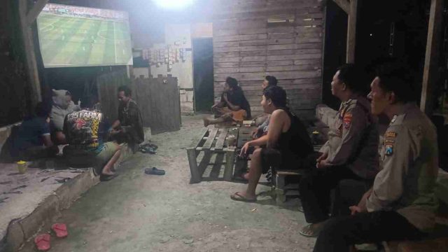 Pererat Silaturahmi, Polsek Pucuk Ajak Warga Nonton Bareng Piala Dunia 2026