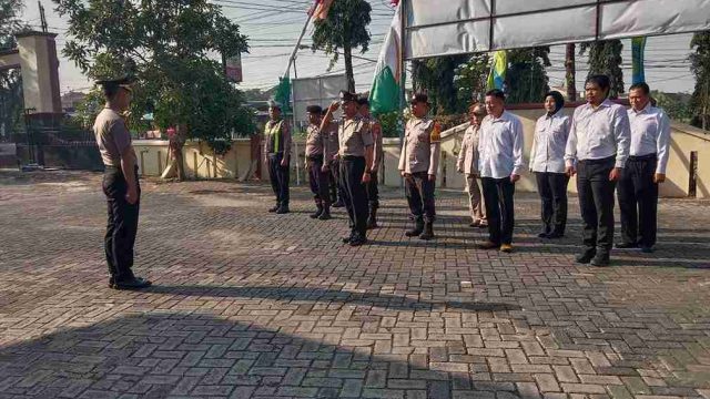 Tingkatkan Kinerja dan Kewaspadaan, Kapolsek Lamongan Kota Tekankan Optimalisasi Fungsi Intelijen