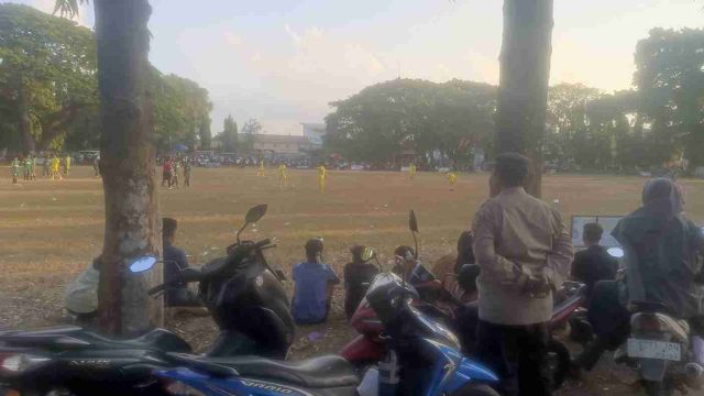 Semarak HUT RI ke-81: Polsek Solokuro Kawal Turnamen Sepak Bola U-15 demi Wujudkan Generasi Muda Berprestasi