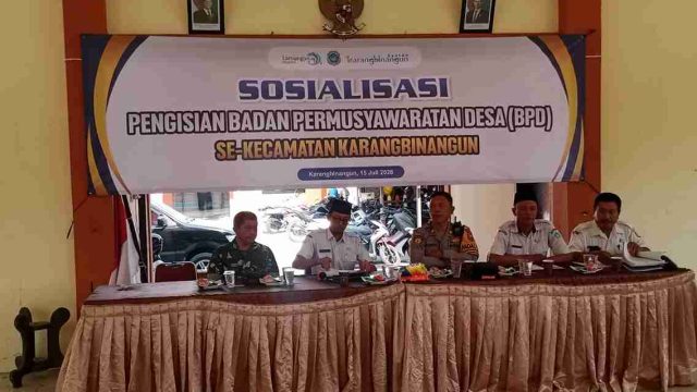 Pastikan Demokrasi Desa Berjalan, Kapolsek Karangbinangun Bersama Muspika Sosialisasikan Tahapan Pengisian BPD