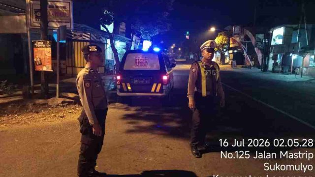 Cegah Gangguan Kamtibmas, Polsek Lamongan Kota Gencarkan Patroli Blue Light di Titik Rawan