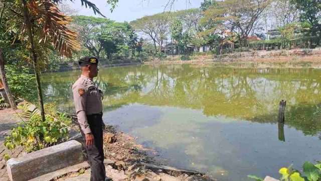 Antisipasi Kerawanan Bencana, Polsek Lamongan Kota Gelar Patroli Mitigasi di Kawasan Rawan