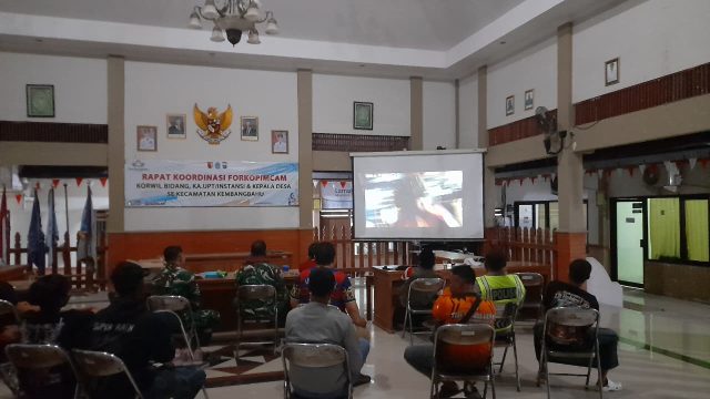 Sinergi TNI-Polri dan Warga, Polsek Kembangbahu Lamongan Amankan Nobar Final Piala Dunia 2026 hingga Dini Hari