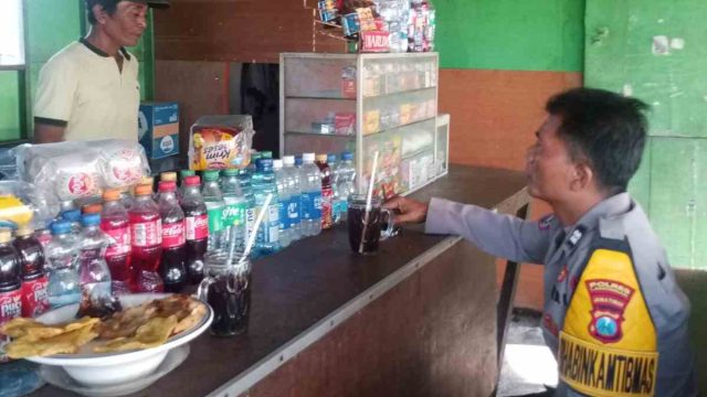 Jalin Kedekatan dengan Warga, Polsek Karangbinangun Gelar Patroli Dialogis di Desa Blawi Ajak Jaga Kamtibmas