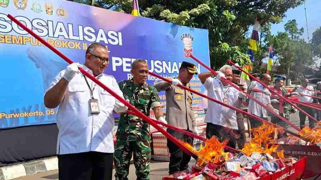 Pemkab Banyumas dan Bea Cukai Musnahkan 3 Juta Batang Rokok Ilegal Senilai Rp4,37 Miliar