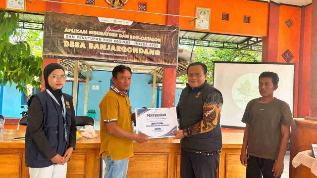 Wujudkan Desa Modern Berbasis Teknologi, Mahasiswa KKN UNISDA Luncurkan SISuratDes dan Edu-Katalog di Bluluk Lamongan